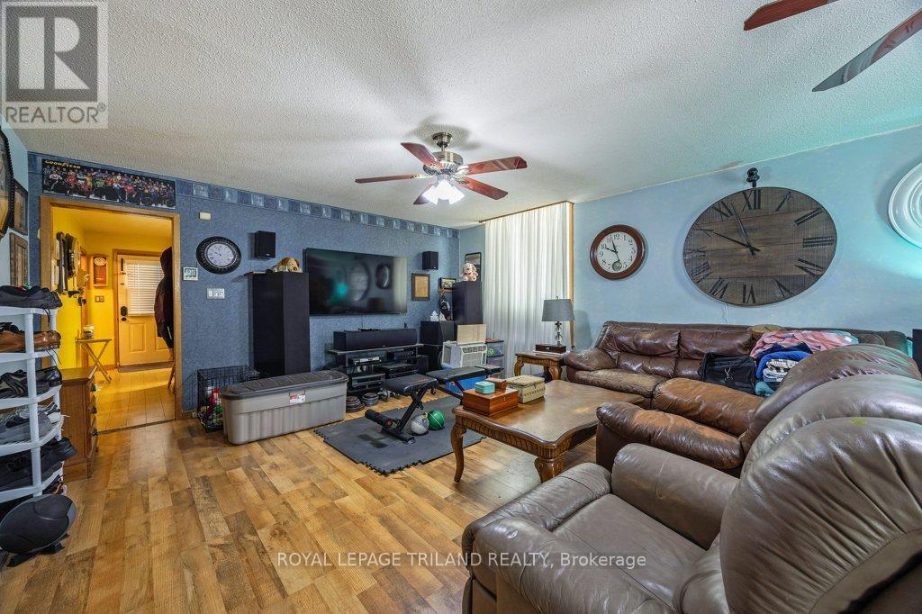 8 WELDON AVENUE - 4