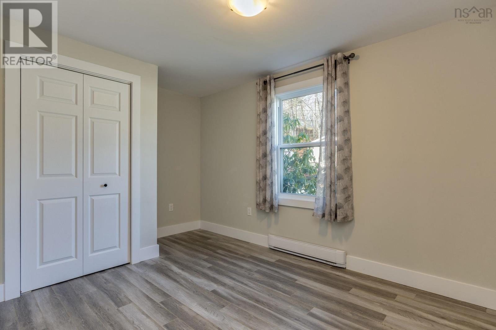 Property 27 of 41 of 406 Glen Rise Drive