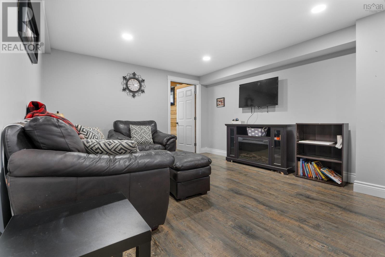 Property 44 of 49 of 95 Riverbend Drive