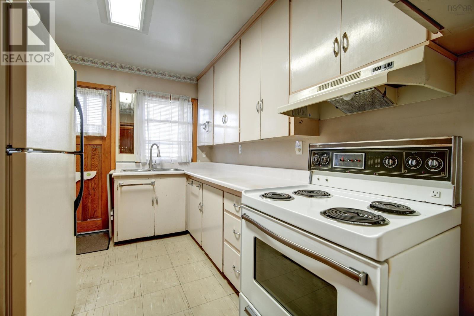 Property 43 of 44 of 3156 Aikens Avenue