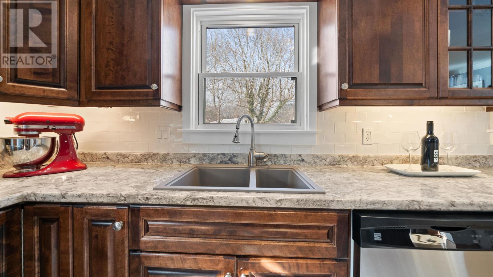 Property 15 of 43 of 186 Empire Street