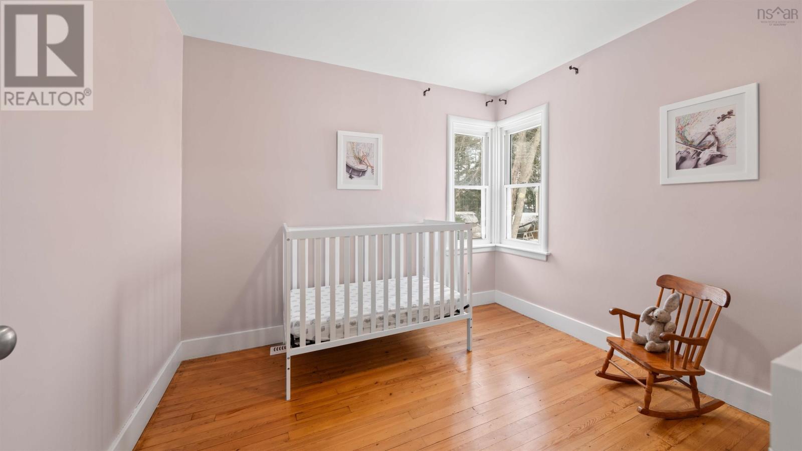 Property 16 of 43 of 186 Empire Street