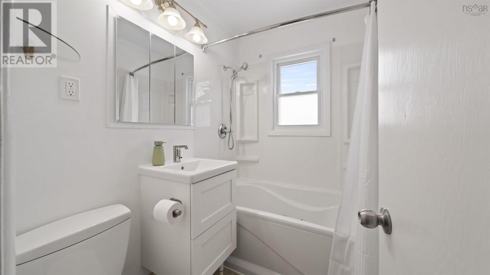 Property 19 of 43 of 186 Empire Street