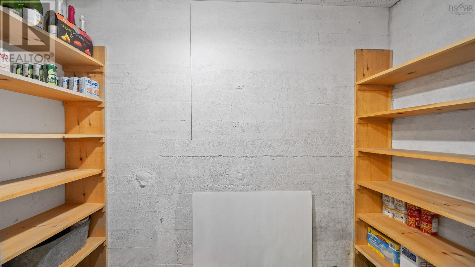 Property 35 of 43 of 186 Empire Street