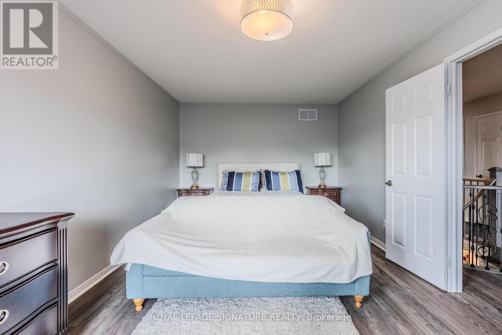 Single Family House for Sale in  LIVINGSTONE STREET Barrie (Northwest) 