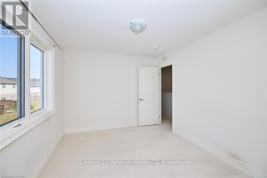 14 OVERHOLT DRIVE - 25
