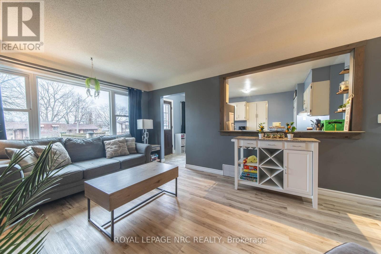 955 Ferndale photo 4