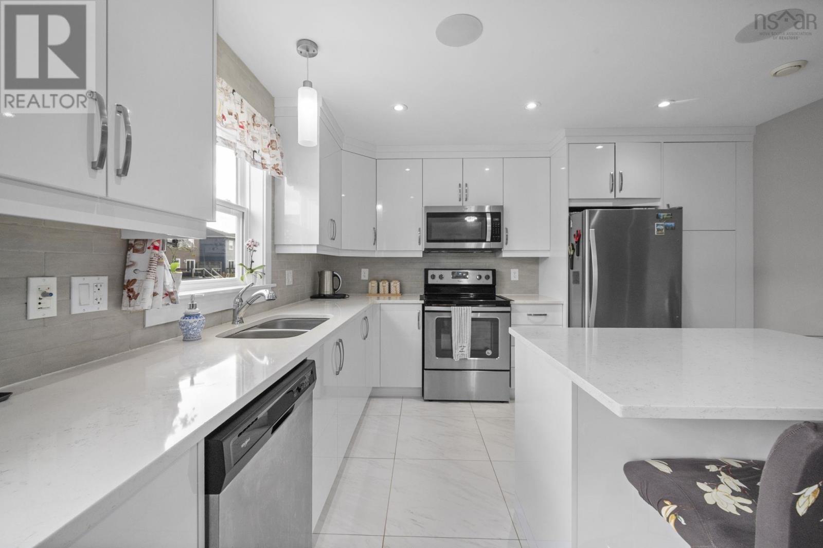 Property 15 of 48 of 182 Titanium Crescent