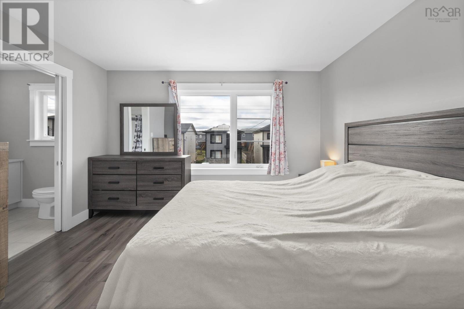 Property 26 of 48 of 182 Titanium Crescent