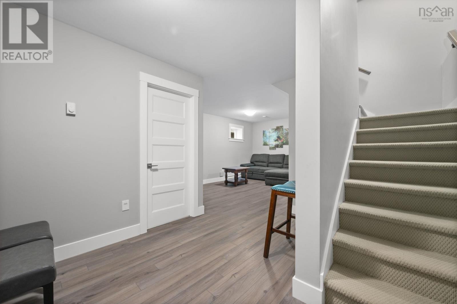 Property 35 of 48 of 182 Titanium Crescent