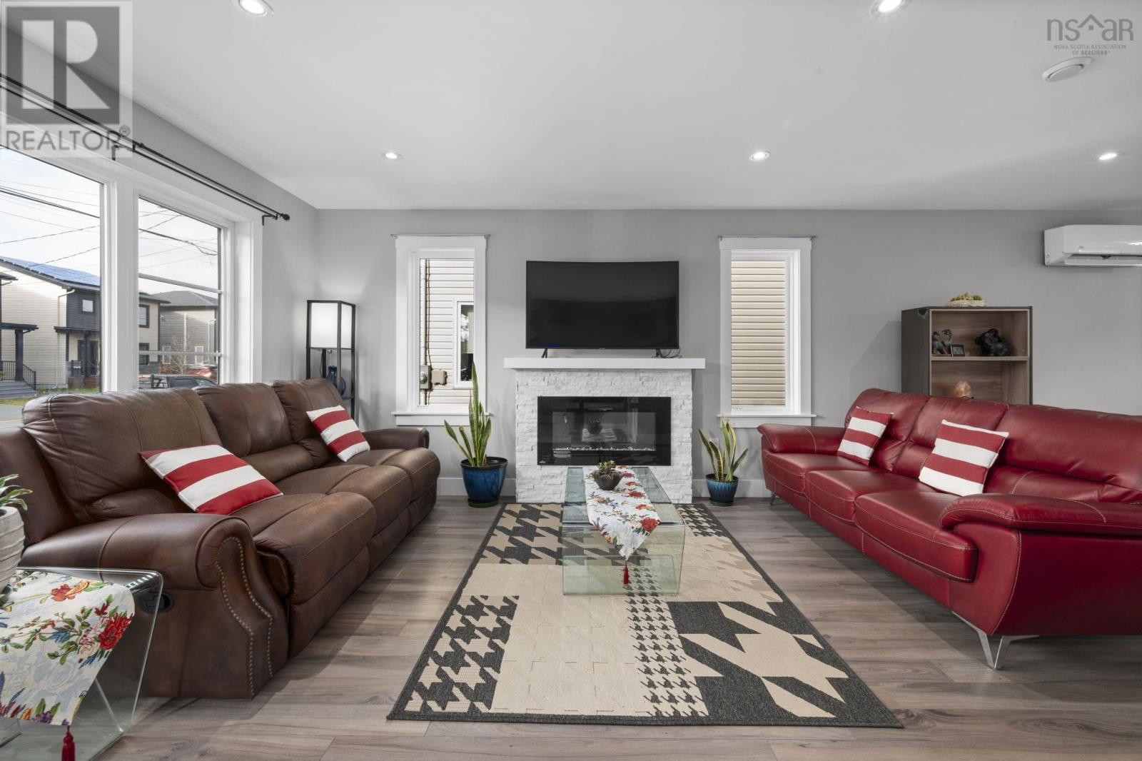 Property 4 of 48 of 182 Titanium Crescent