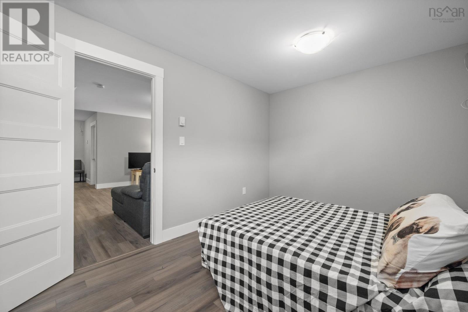 Property 42 of 48 of 182 Titanium Crescent