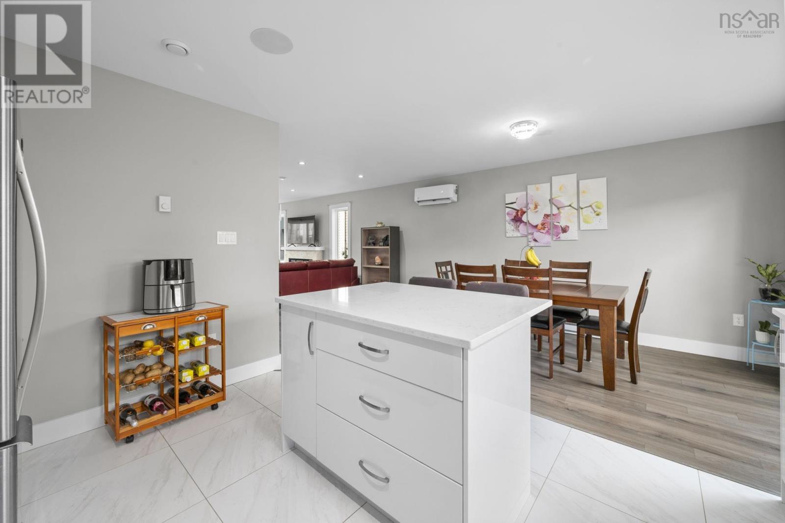 Property 20 of 48 of 182 Titanium Crescent