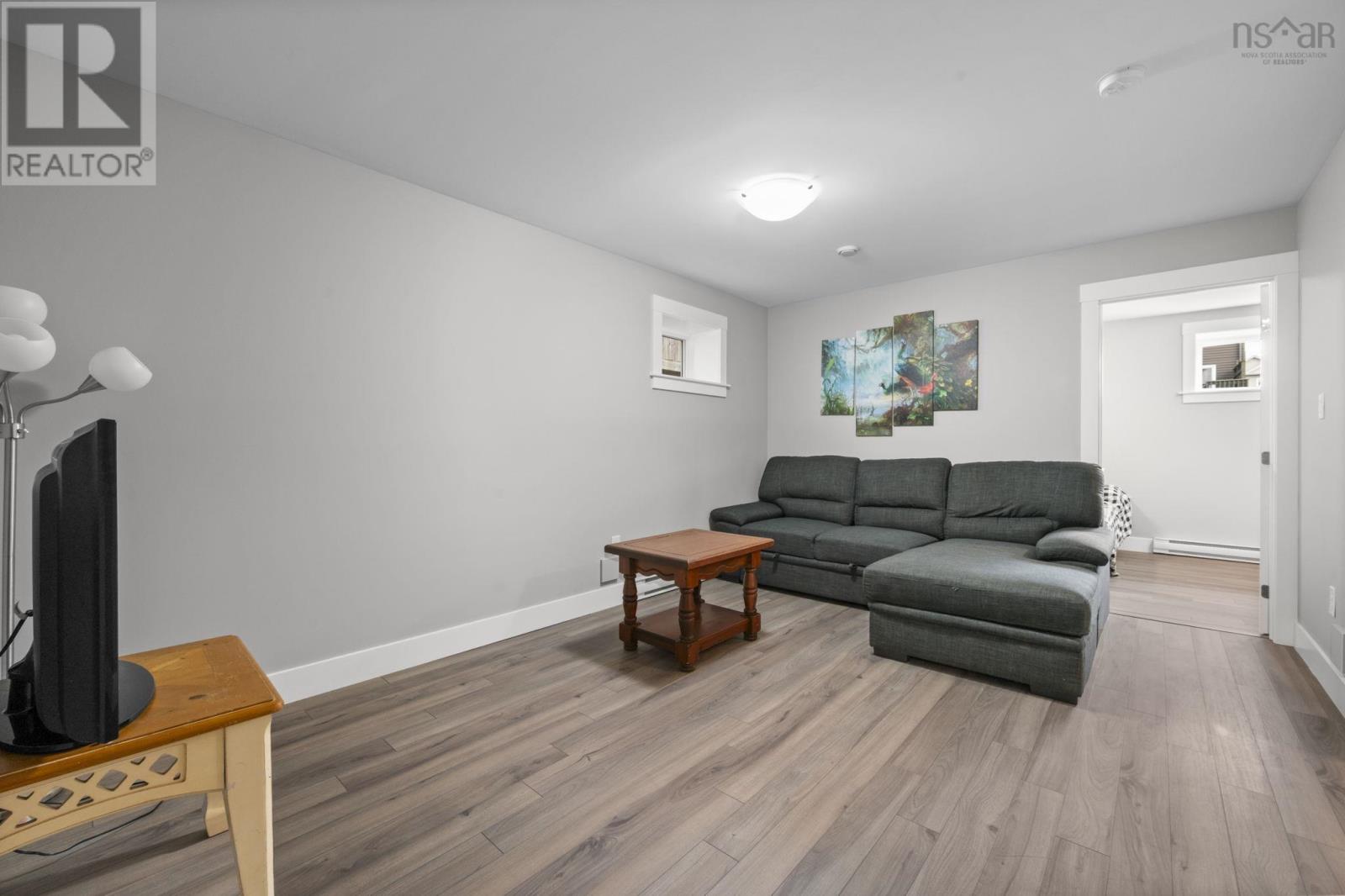 Property 36 of 48 of 182 Titanium Crescent