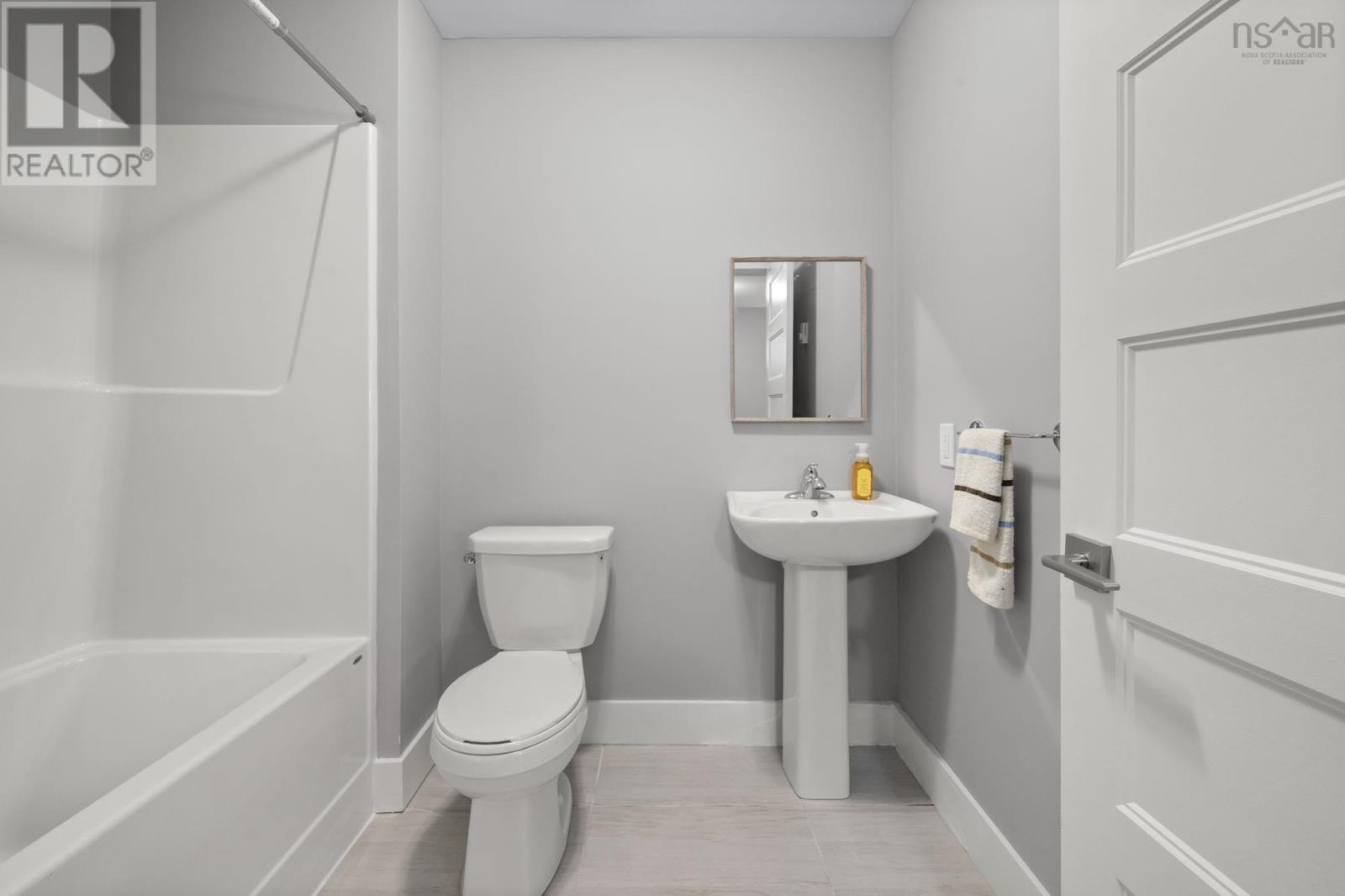 Property 39 of 48 of 182 Titanium Crescent