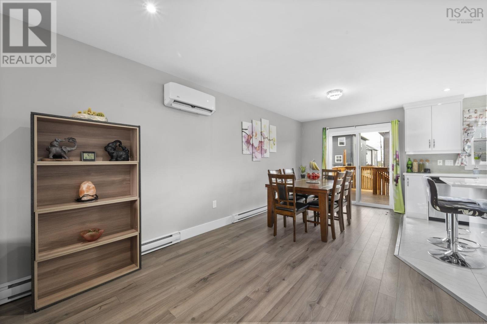 Property 8 of 48 of 182 Titanium Crescent