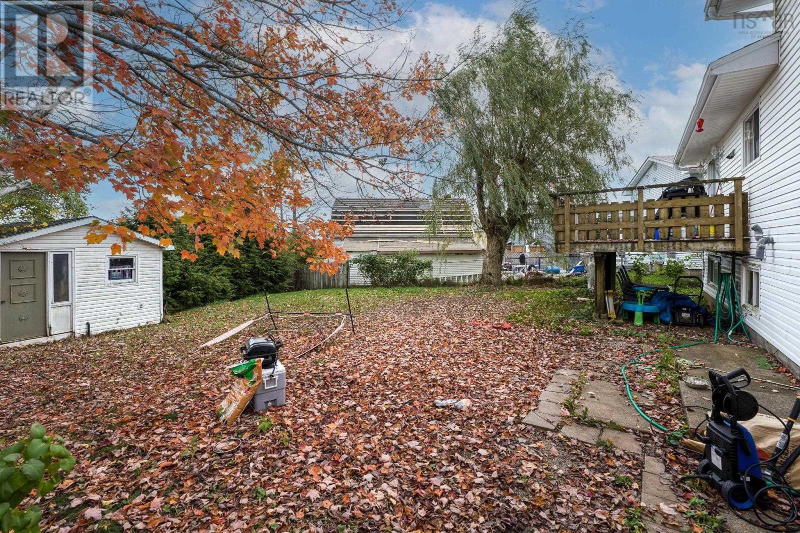 Property 37 of 44 of 143 Amaranth Crescent