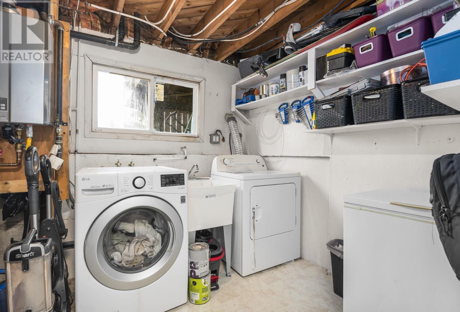 Property 33 of 44 of 143 Amaranth Crescent