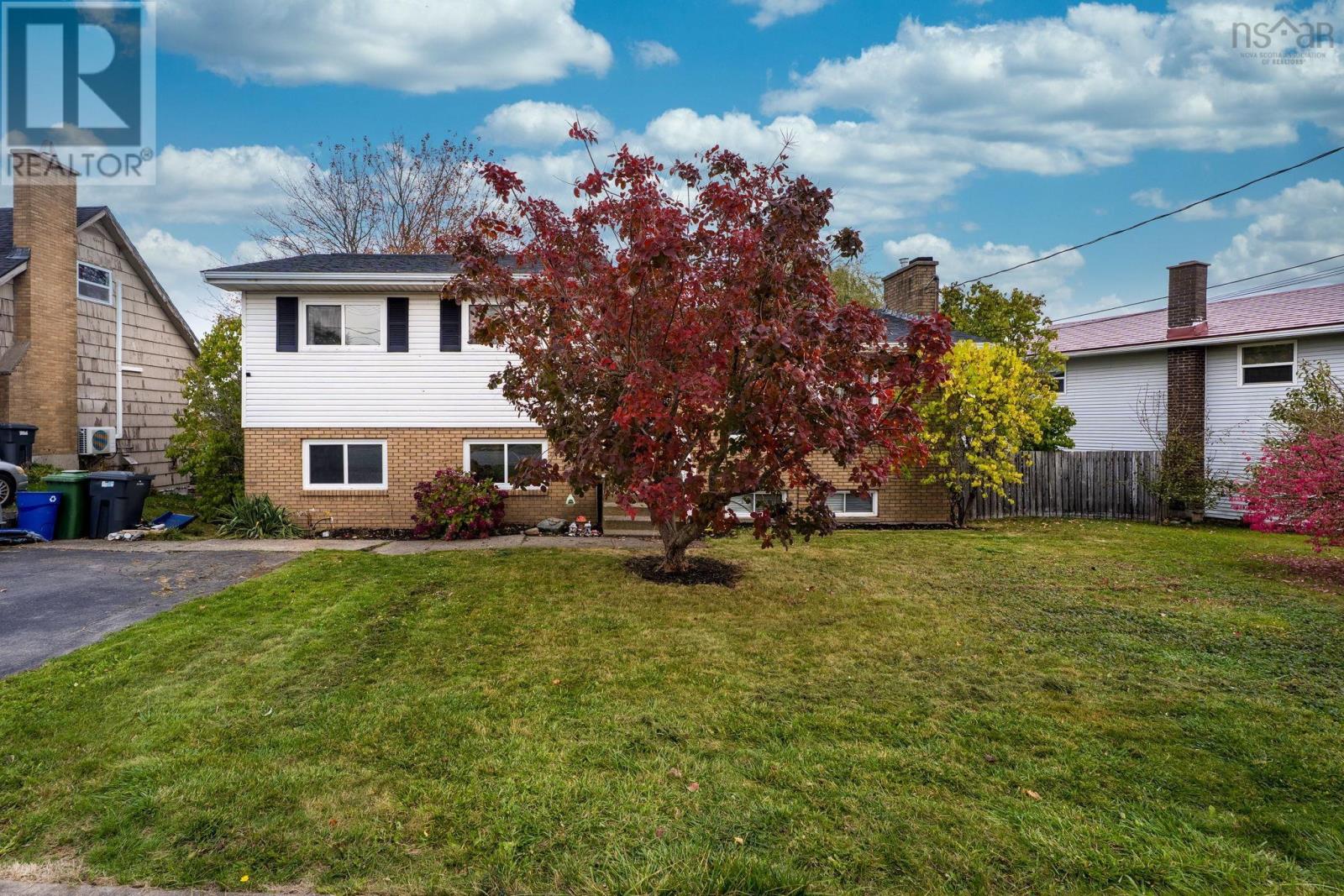 Property 34 of 44 of 143 Amaranth Crescent