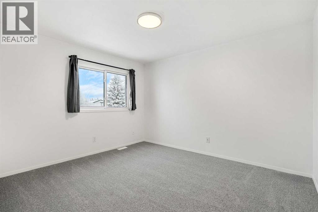 Single Family House for Sale in   Templehill Drive NE Temple Calgary 