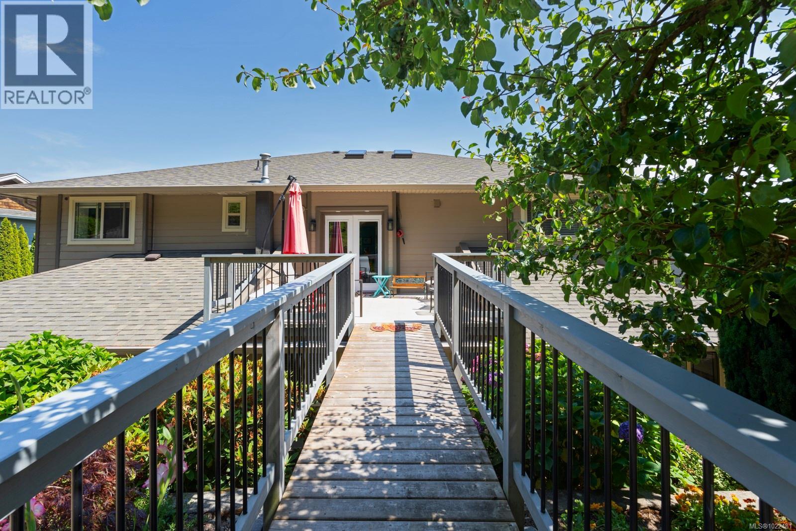 7012 Island View Pl, Central Saanich