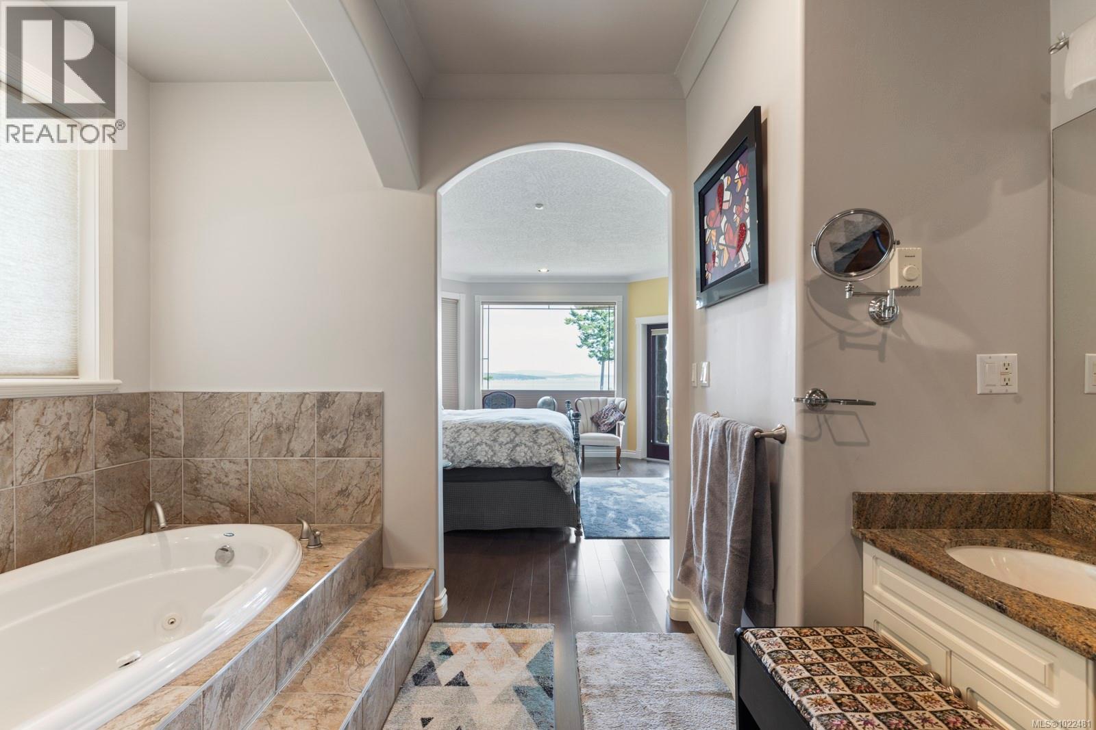 7012 Island View Pl, Central Saanich