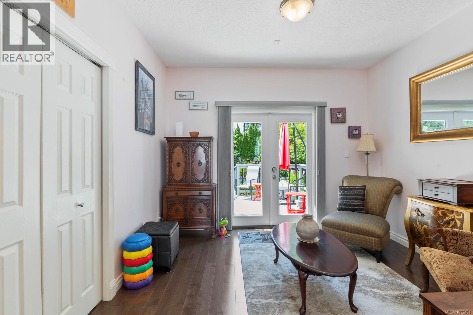 7012 Island View Pl, Central Saanich