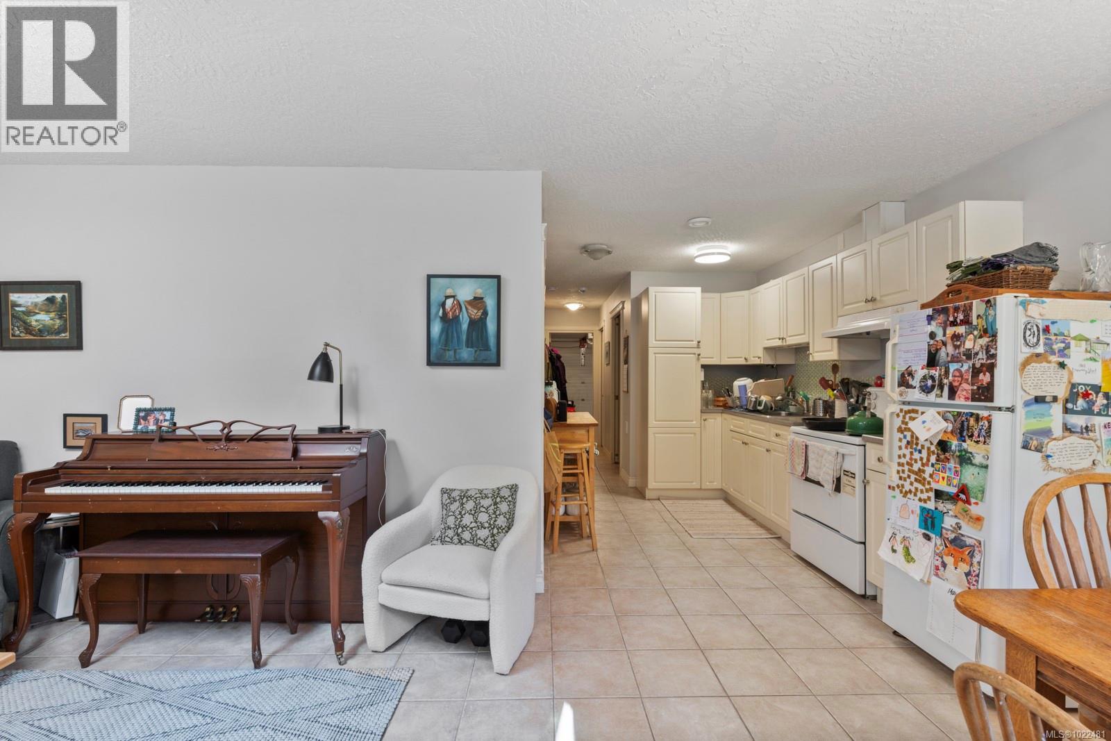 7012 Island View Pl, Central Saanich