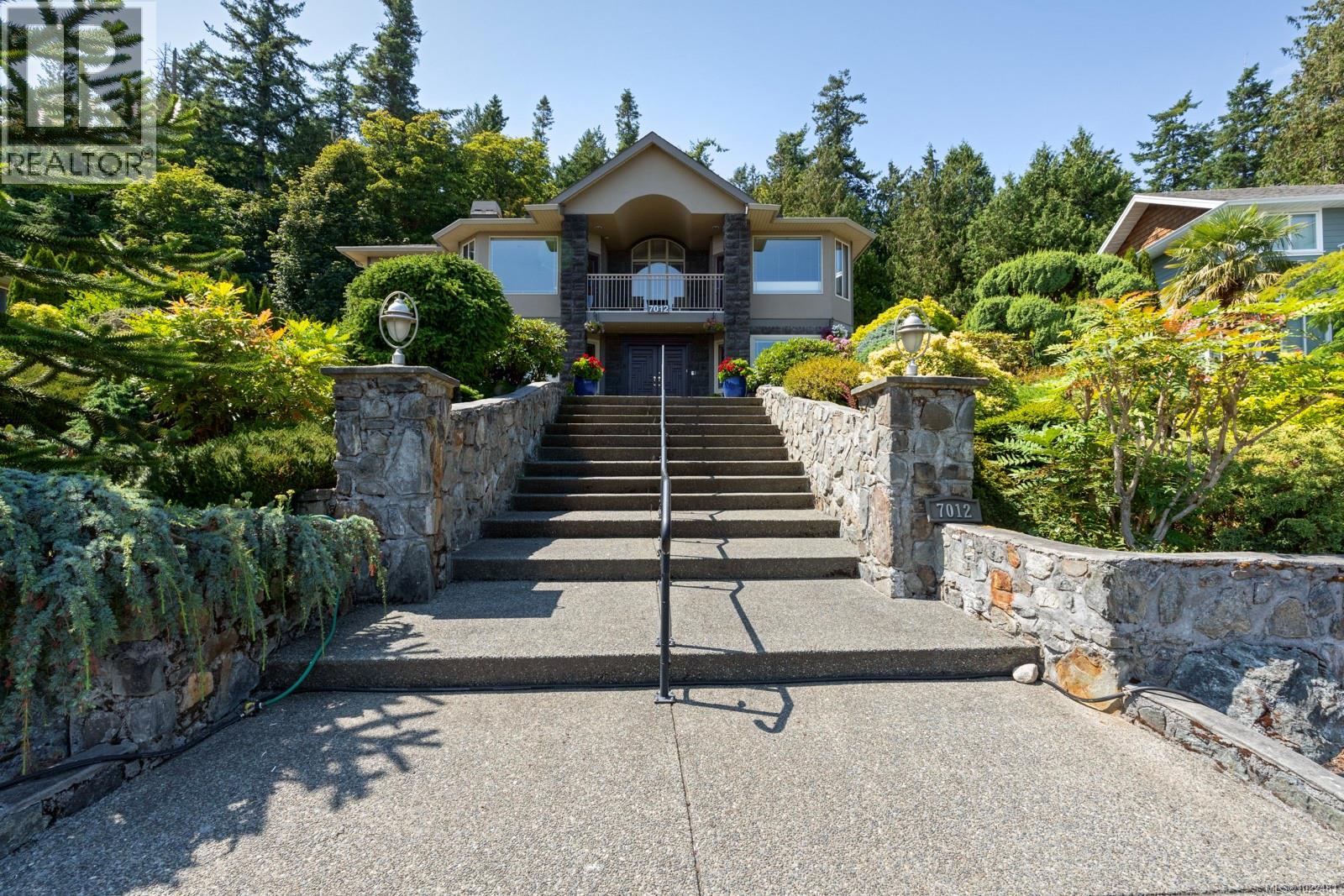 7012 Island View Pl, Central Saanich