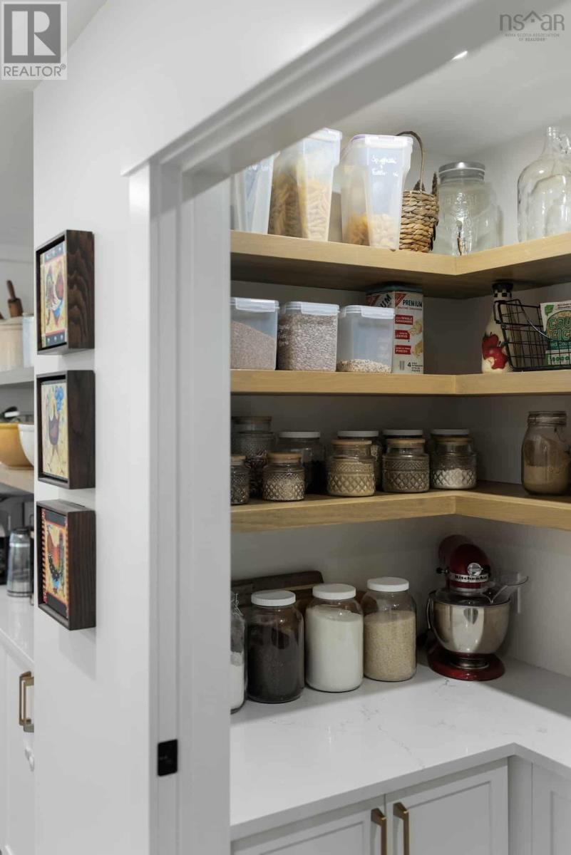 Property 16 of 31 of 406 Falmouth Back Road