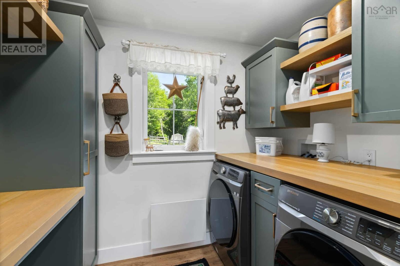 Property 17 of 31 of 406 Falmouth Back Road