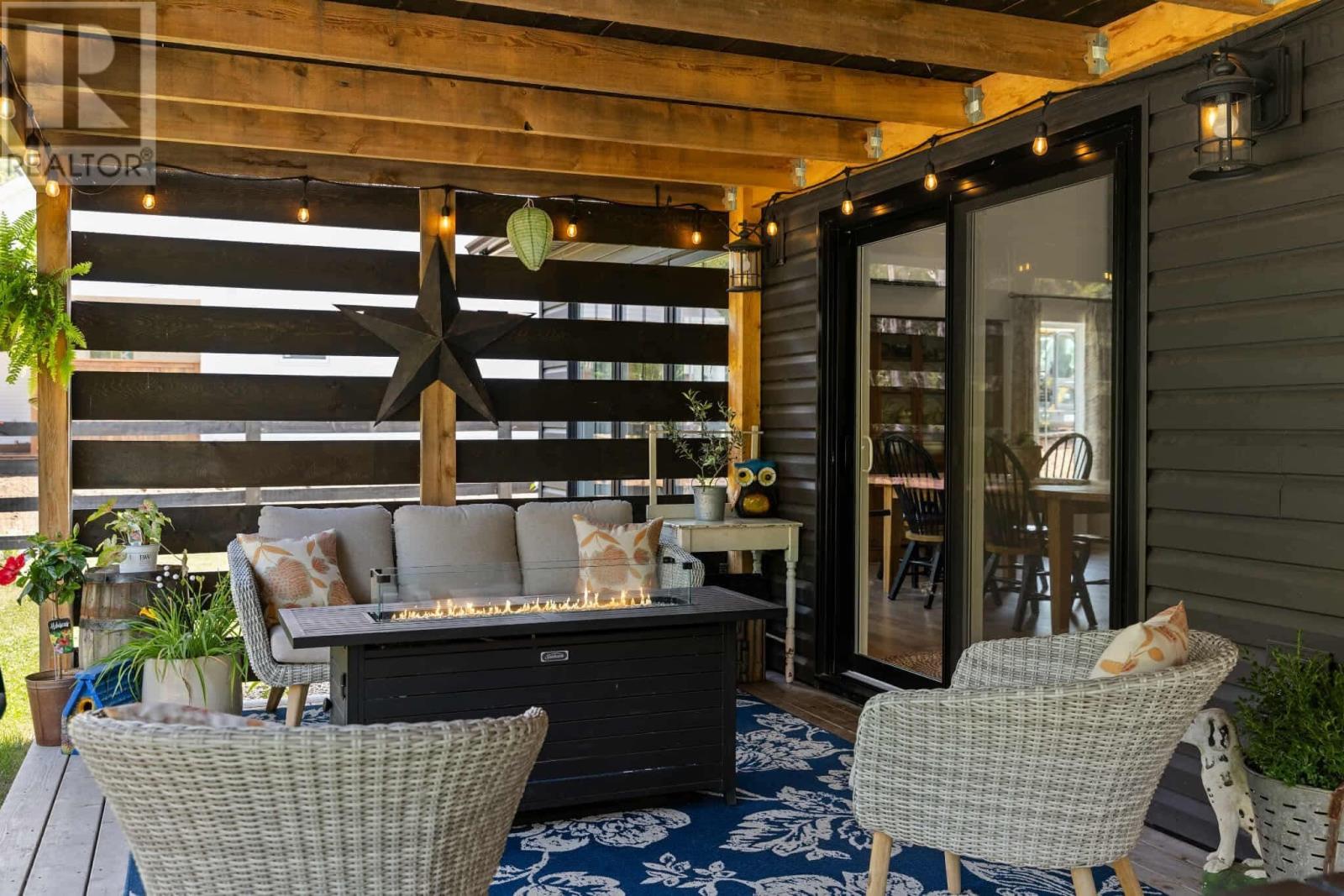 Property 29 of 31 of 406 Falmouth Back Road