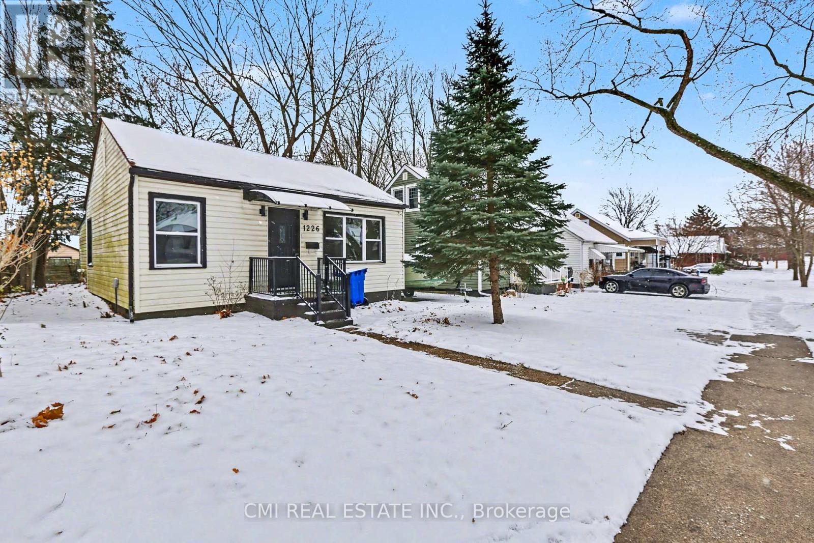 1226 WIGLE AVENUE - 3