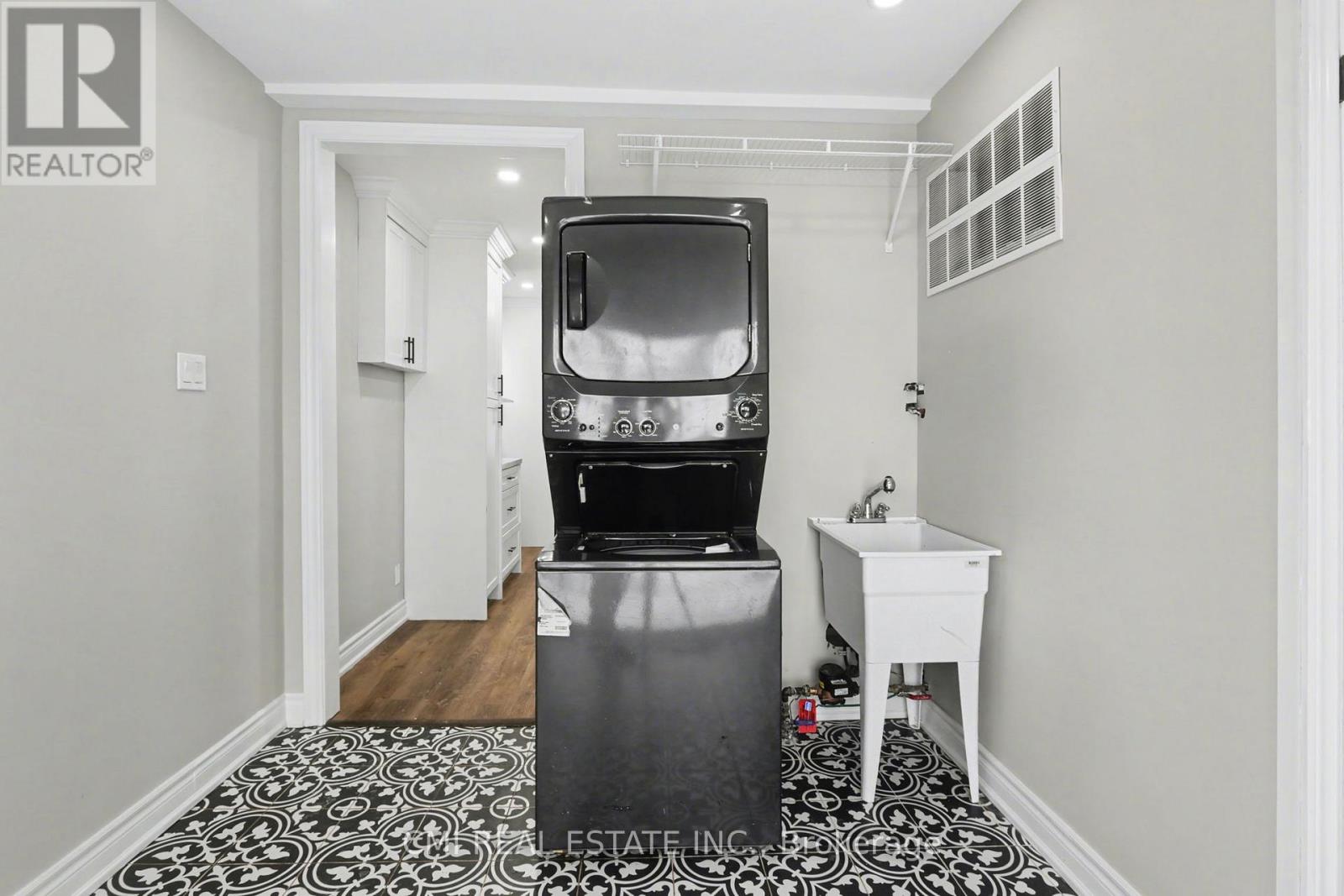 1226 WIGLE AVENUE - 36