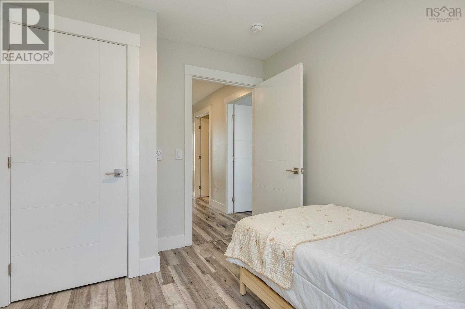 Property 22 of 31 of 31 Grosse Street