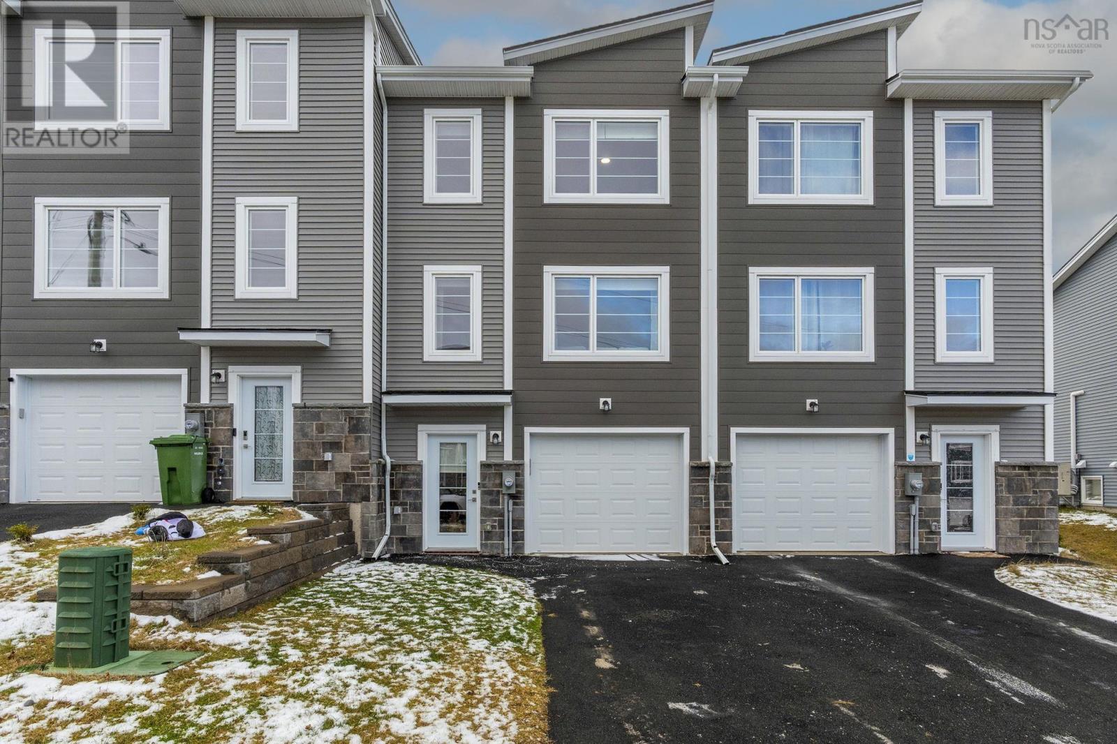 Property 2 of 31 of 31 Grosse Street