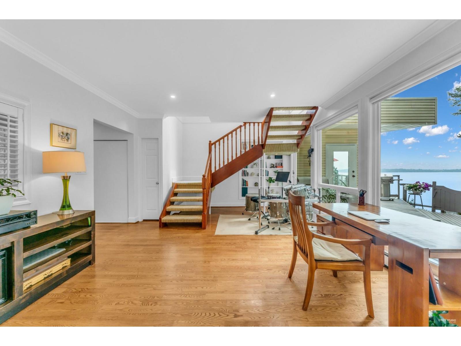 14104 MARINE DRIVE, White Rock