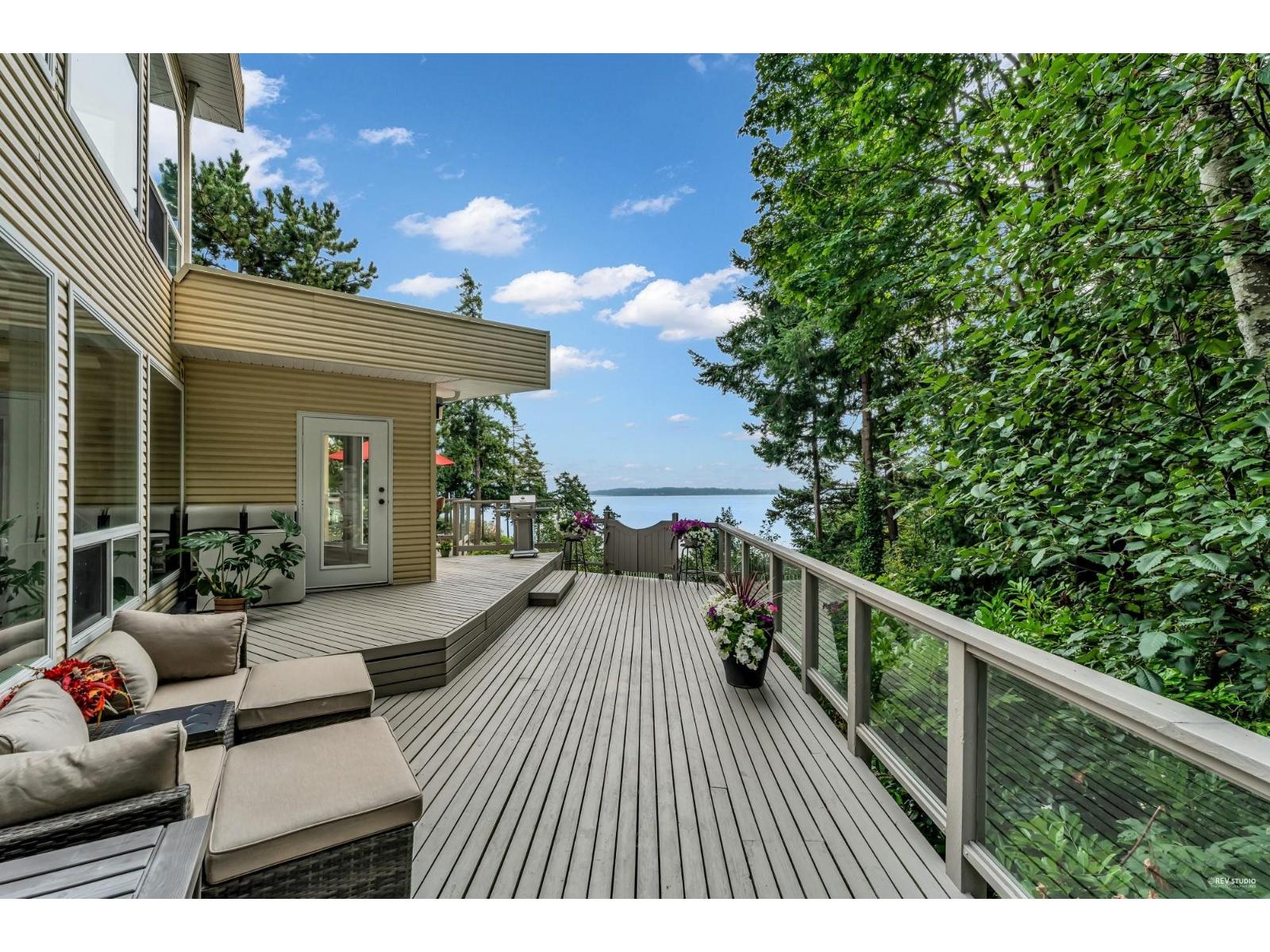 14104 MARINE DRIVE, White Rock