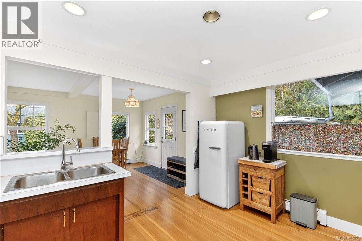 6009 River Rd, Port Alberni