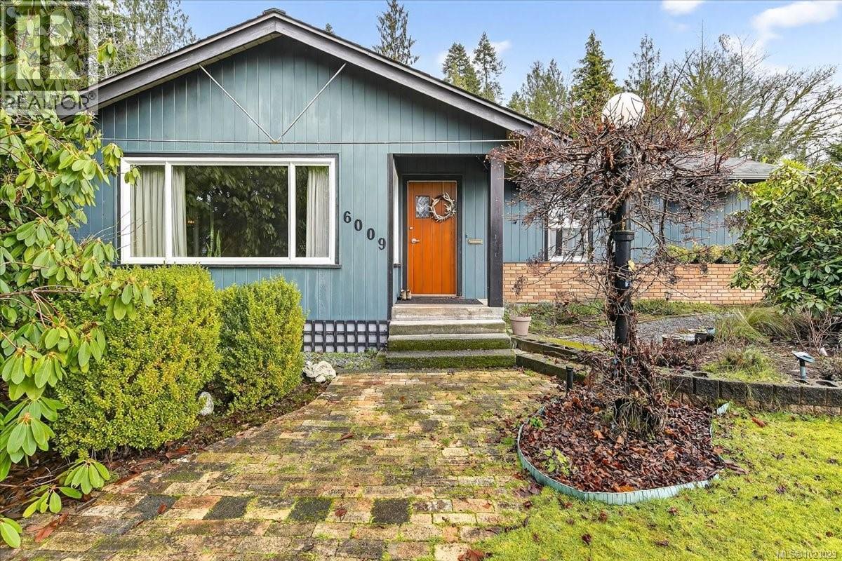 6009 River Rd, Port Alberni