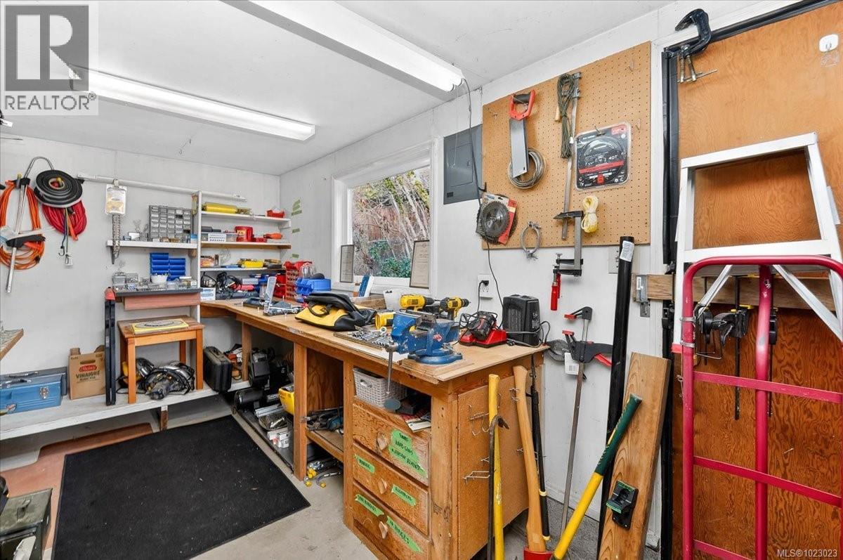 6009 River Rd, Port Alberni