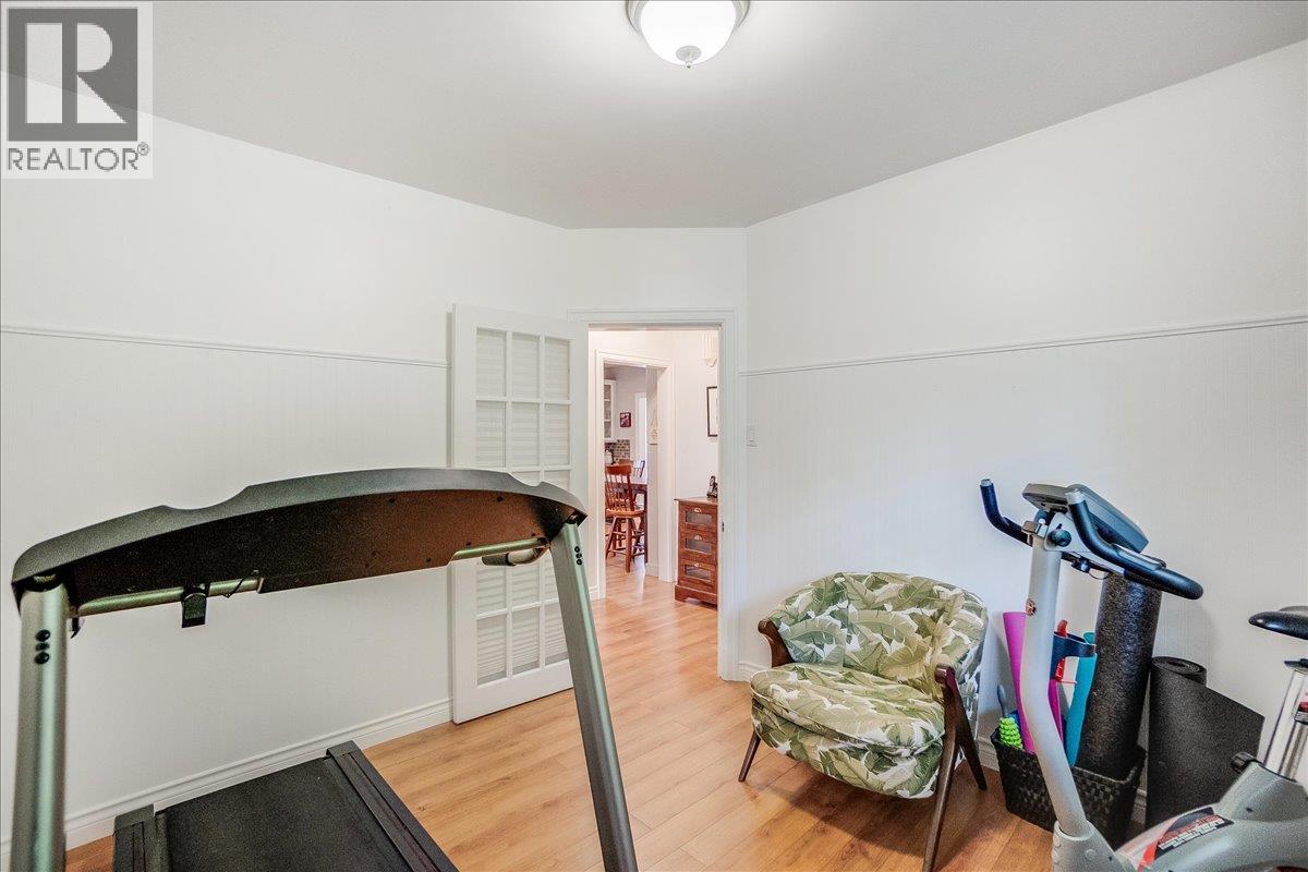 407 Willow Drive, Warfield