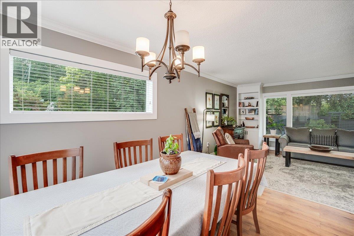 407 Willow Drive, Warfield