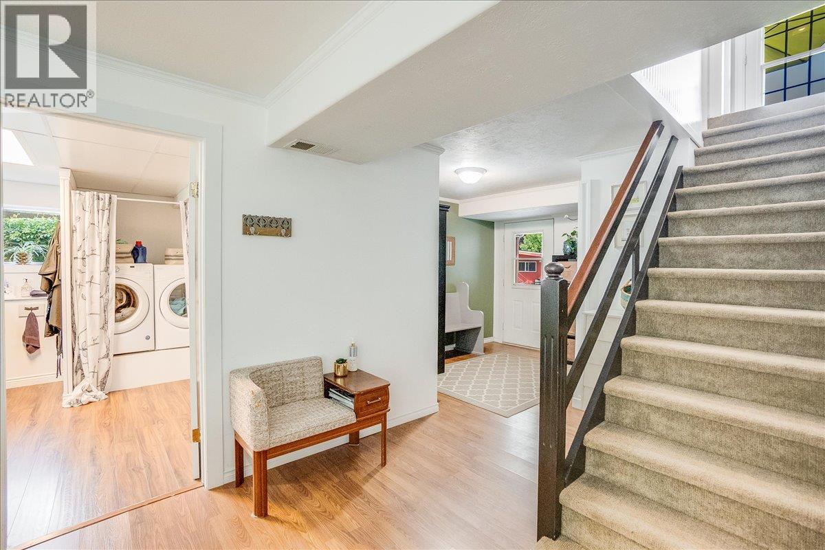 407 Willow Drive, Warfield