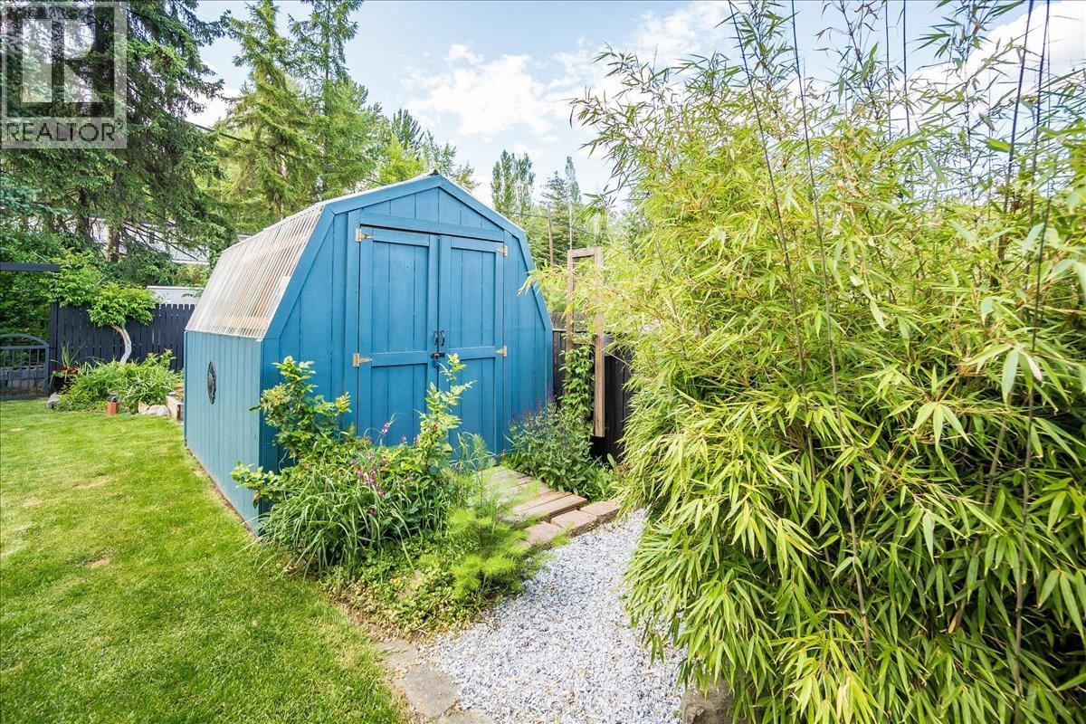 407 Willow Drive, Warfield