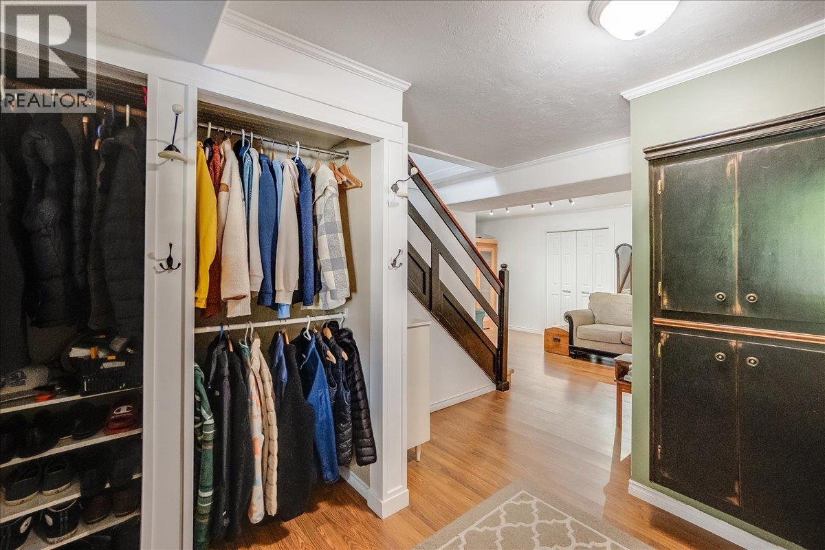 407 Willow Drive, Warfield