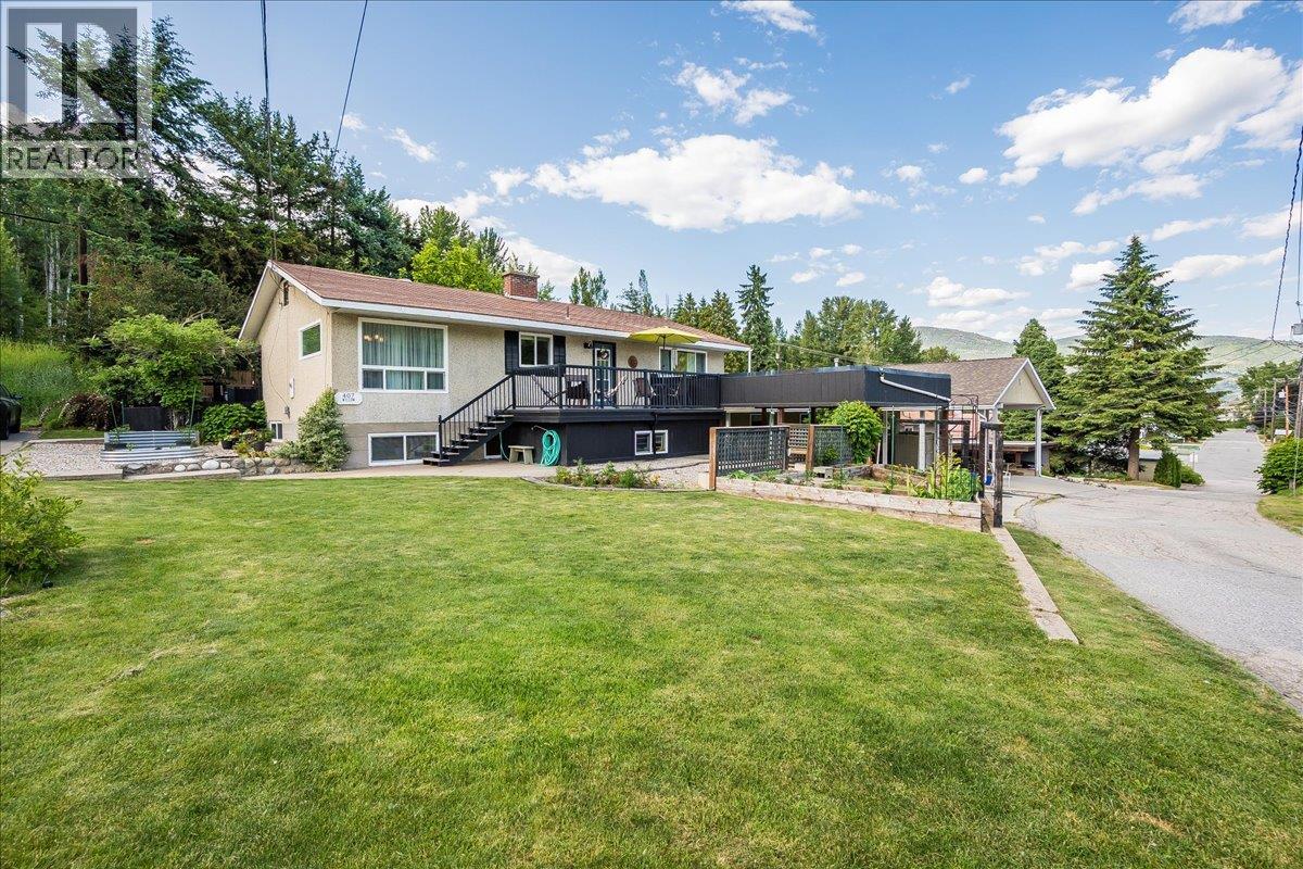 407 Willow Drive, Warfield