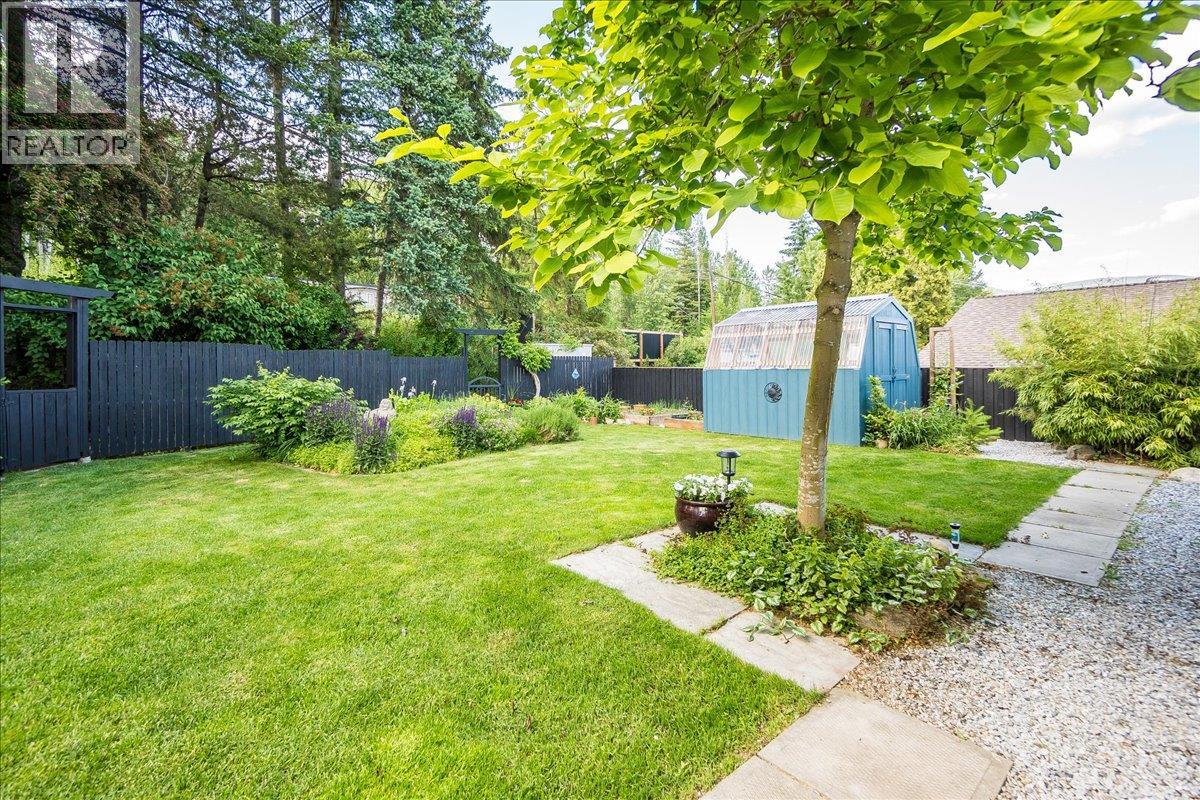 407 Willow Drive, Warfield