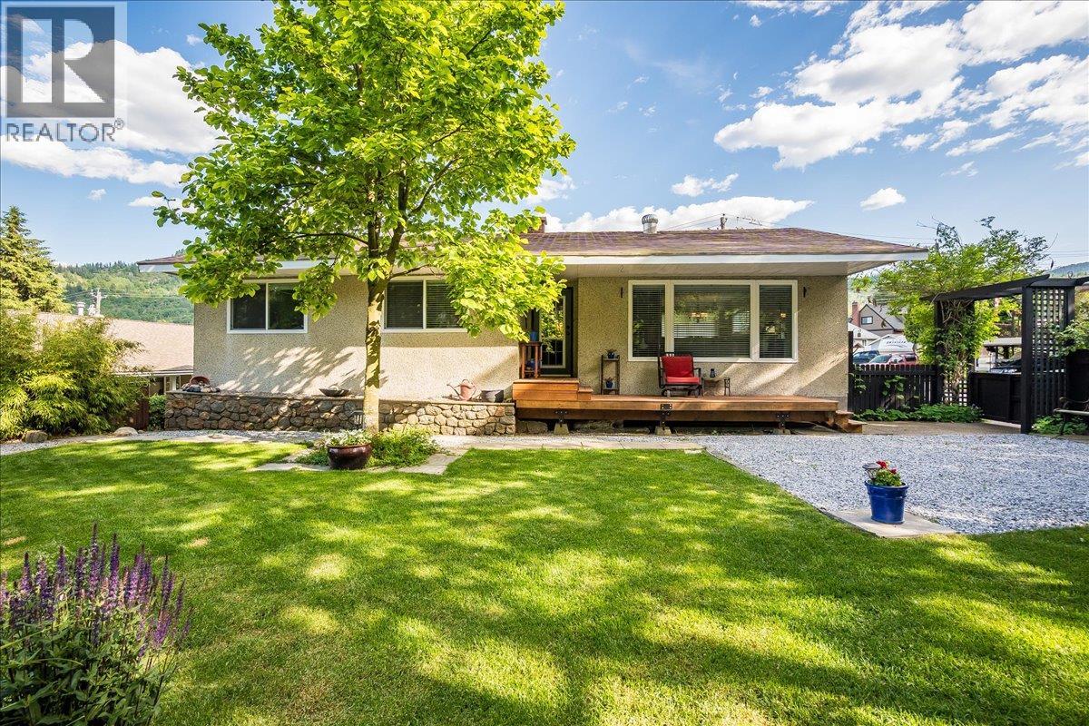 407 Willow Drive - 1