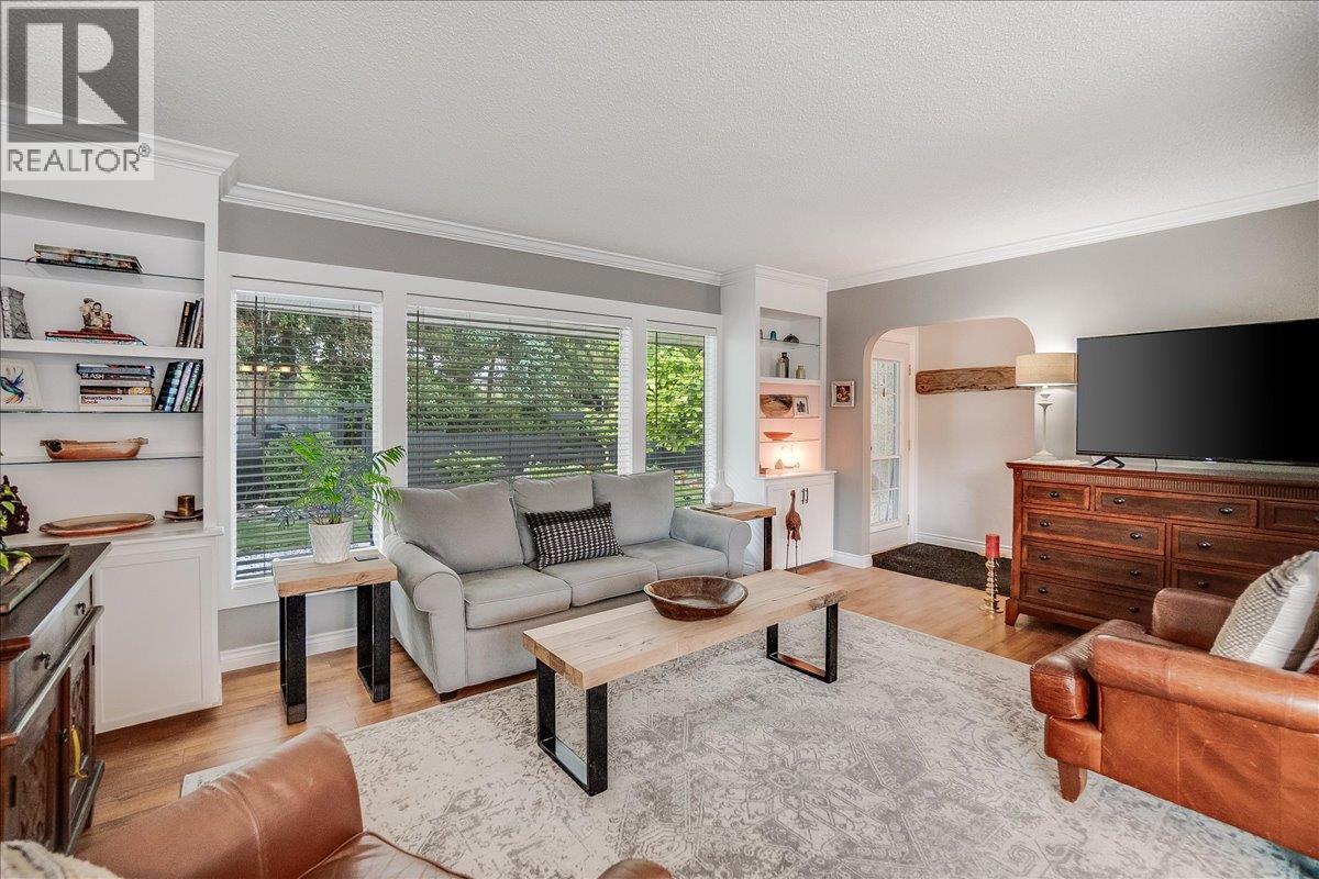 407 Willow Drive, Warfield